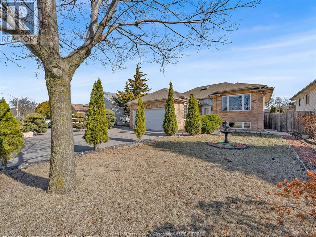 2848 SOUTHRIDGE, Windsor, Ontario, N8W5N2 — Photo 2
