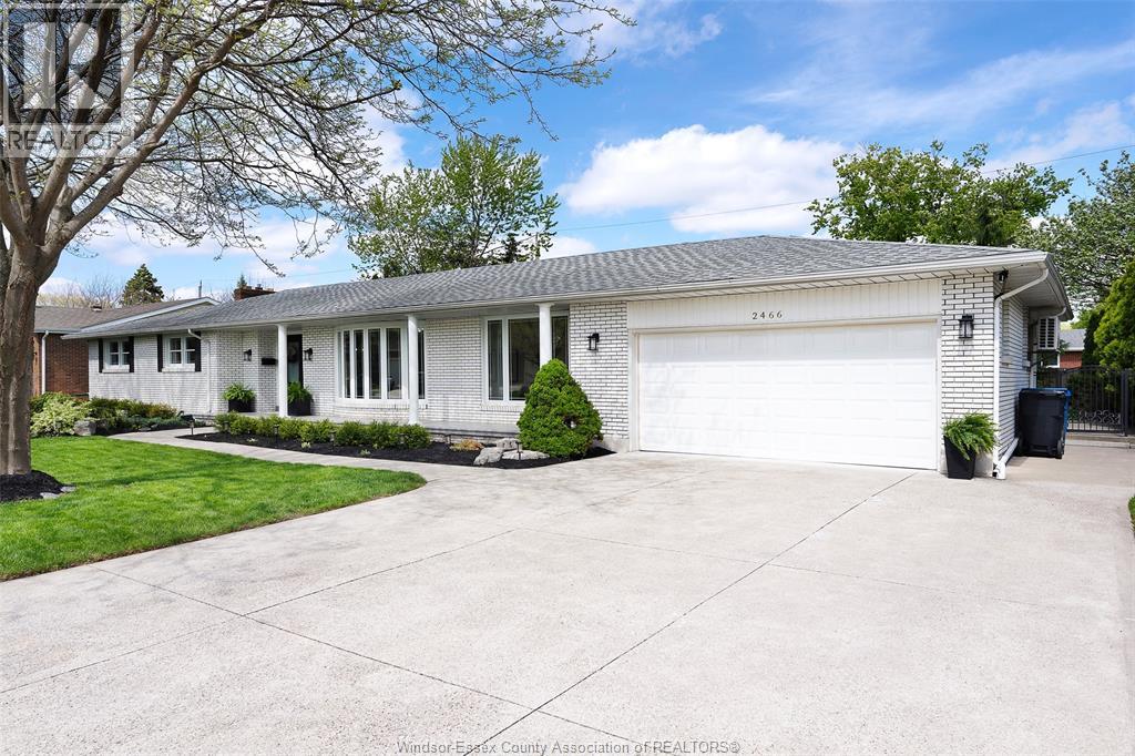 2466 CURRY AVENUE, Windsor, Ontario, N9E2S5 — Photo 3