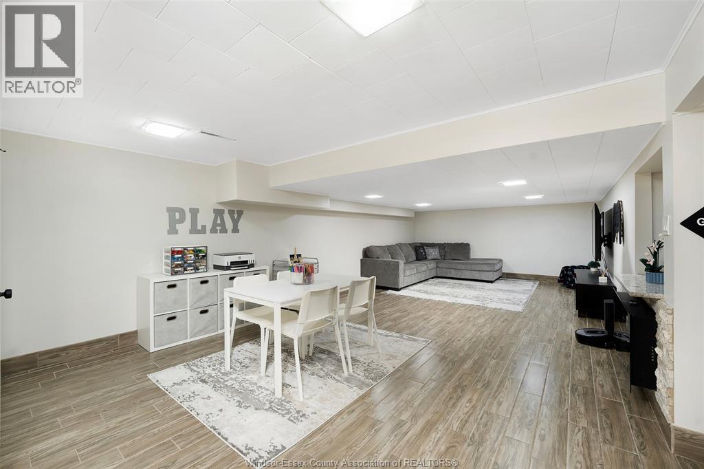 2466 CURRY AVENUE, Windsor, Ontario, N9E2S5 — Photo 37