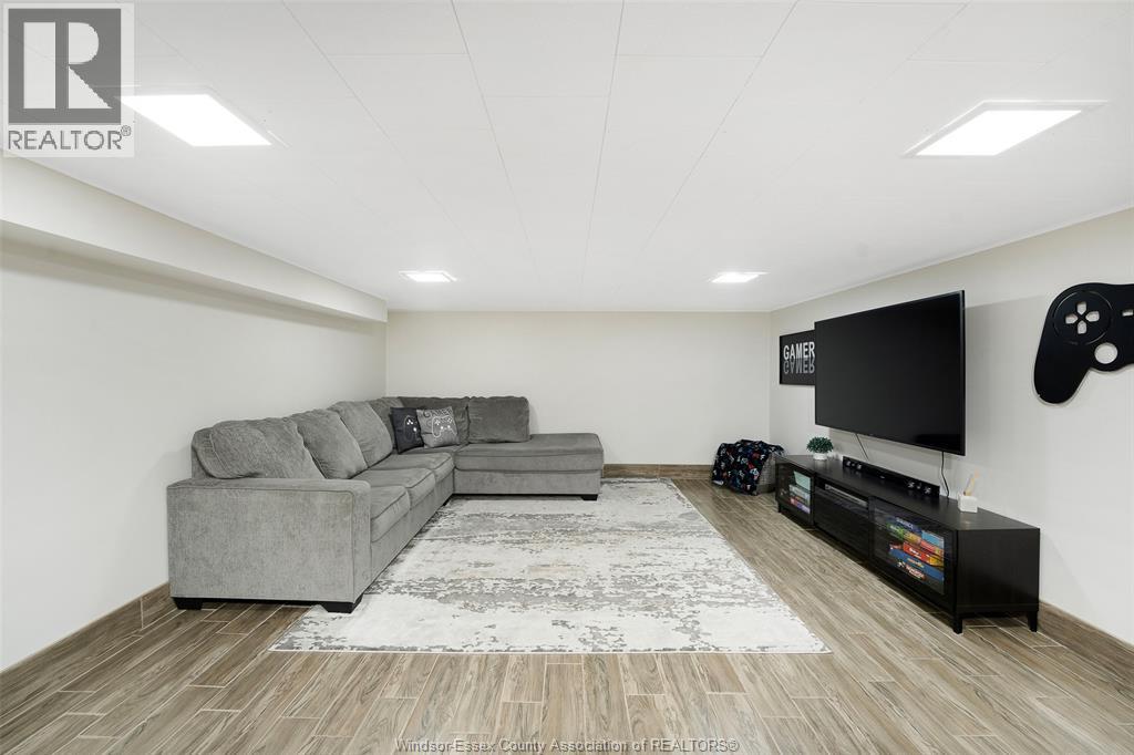 2466 CURRY AVENUE, Windsor, Ontario, N9E2S5 — Photo 38