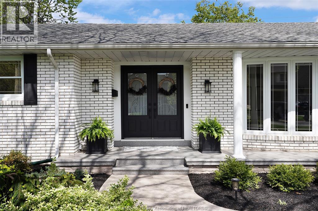 2466 CURRY AVENUE, Windsor, Ontario, N9E2S5 — Photo 4