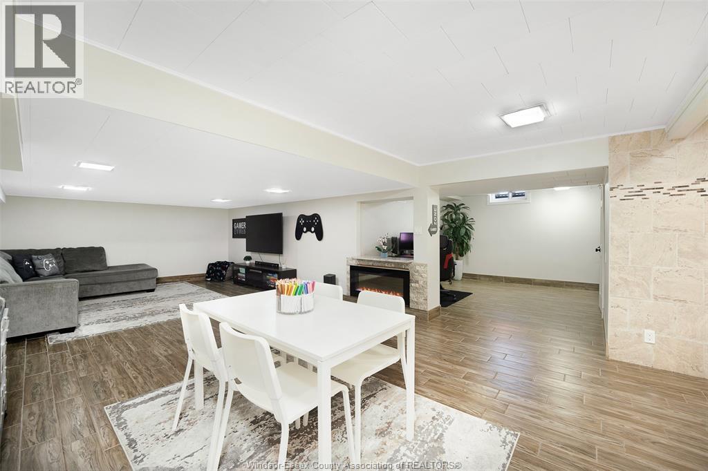 2466 CURRY AVENUE, Windsor, Ontario, N9E2S5 — Photo 40