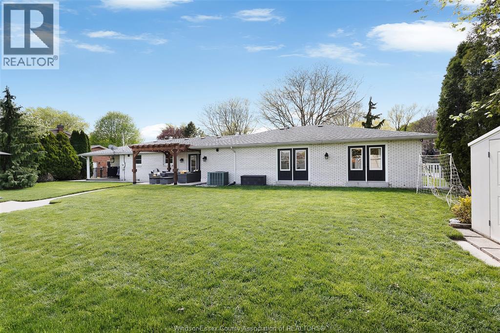 2466 CURRY AVENUE, Windsor, Ontario, N9E2S5 — Photo 45