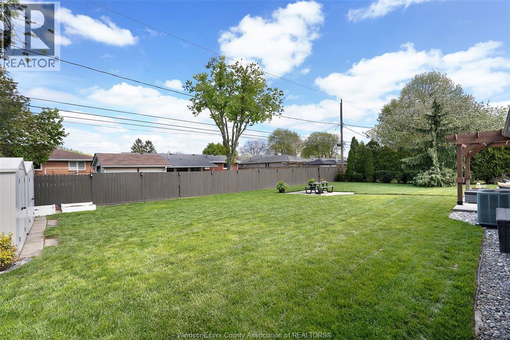 2466 CURRY AVENUE, Windsor, Ontario, N9E2S5 — Photo 46
