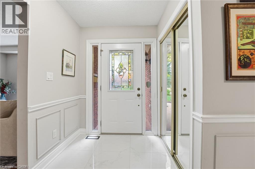 668 TOMAHAWK Crescent, Ancaster, Ontario, L9G3R2 — Photo 7