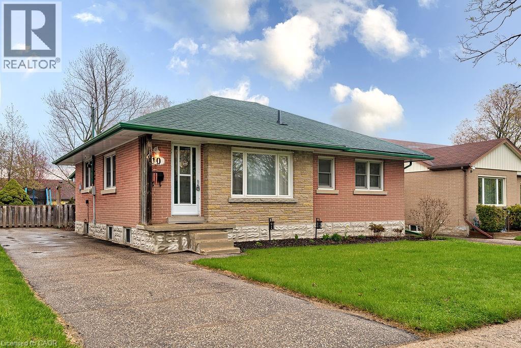 10 ELMWOOD Avenue, Kitchener, Ontario, N2H6G4 — Photo 2