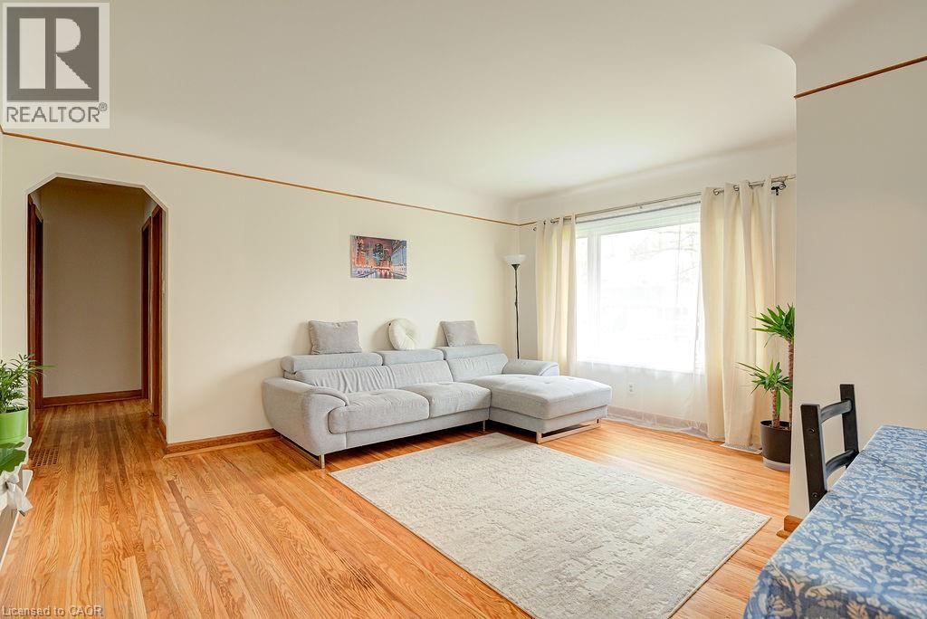 10 ELMWOOD Avenue, Kitchener, Ontario, N2H6G4 — Photo 4
