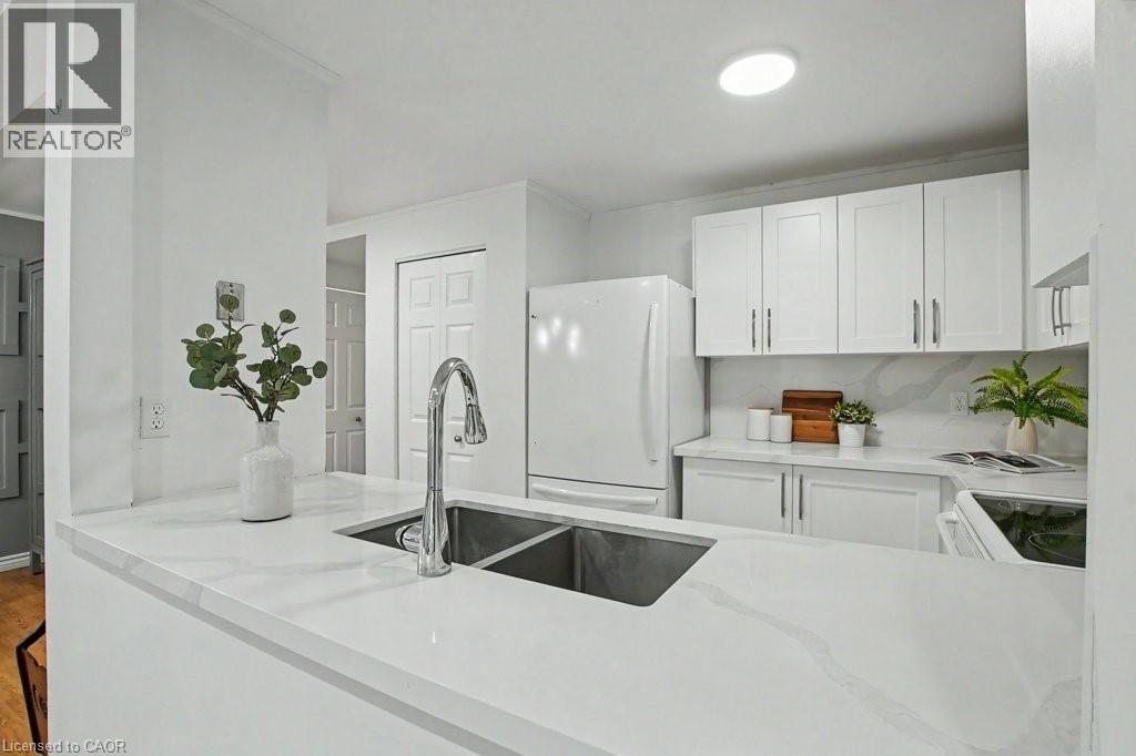 205 HIGHLAND Crescent Unit# 41, Kitchener, Ontario, N2M5L7 — Photo 10