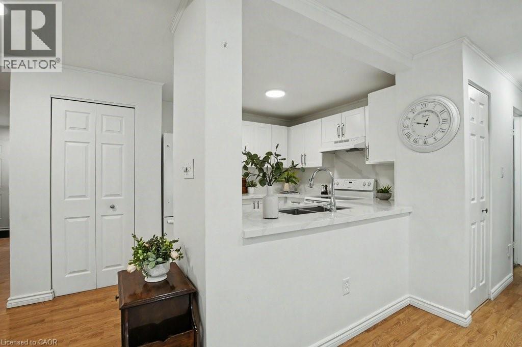 205 HIGHLAND Crescent Unit# 41, Kitchener, Ontario, N2M5L7 — Photo 9