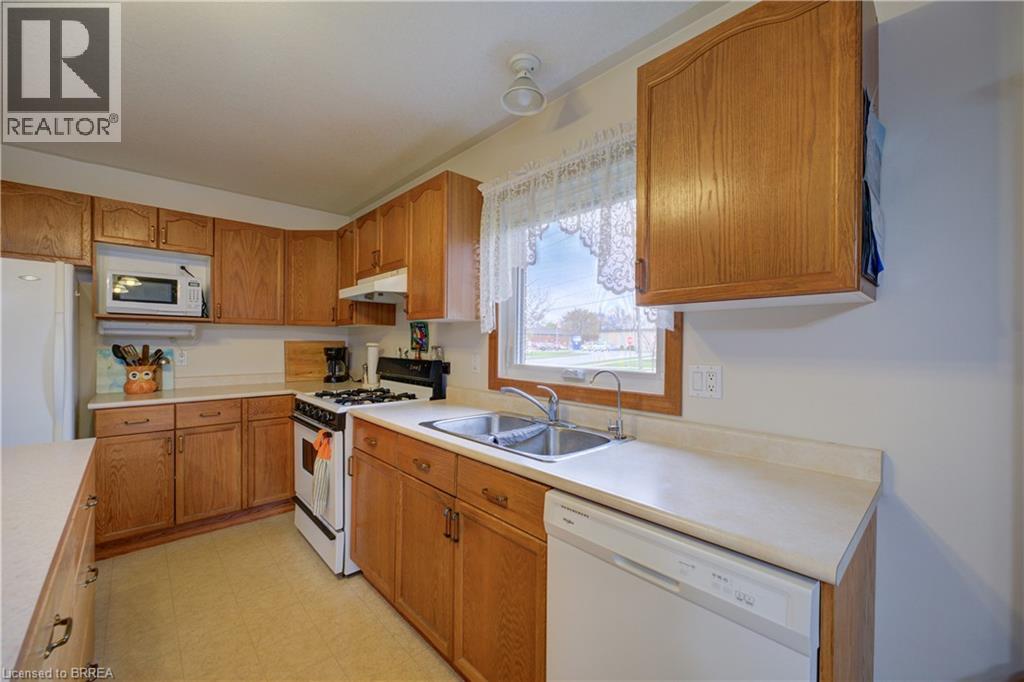110 SOMERSET Road Unit# 1, Brantford, Ontario, N3R5A8 — Photo 11
