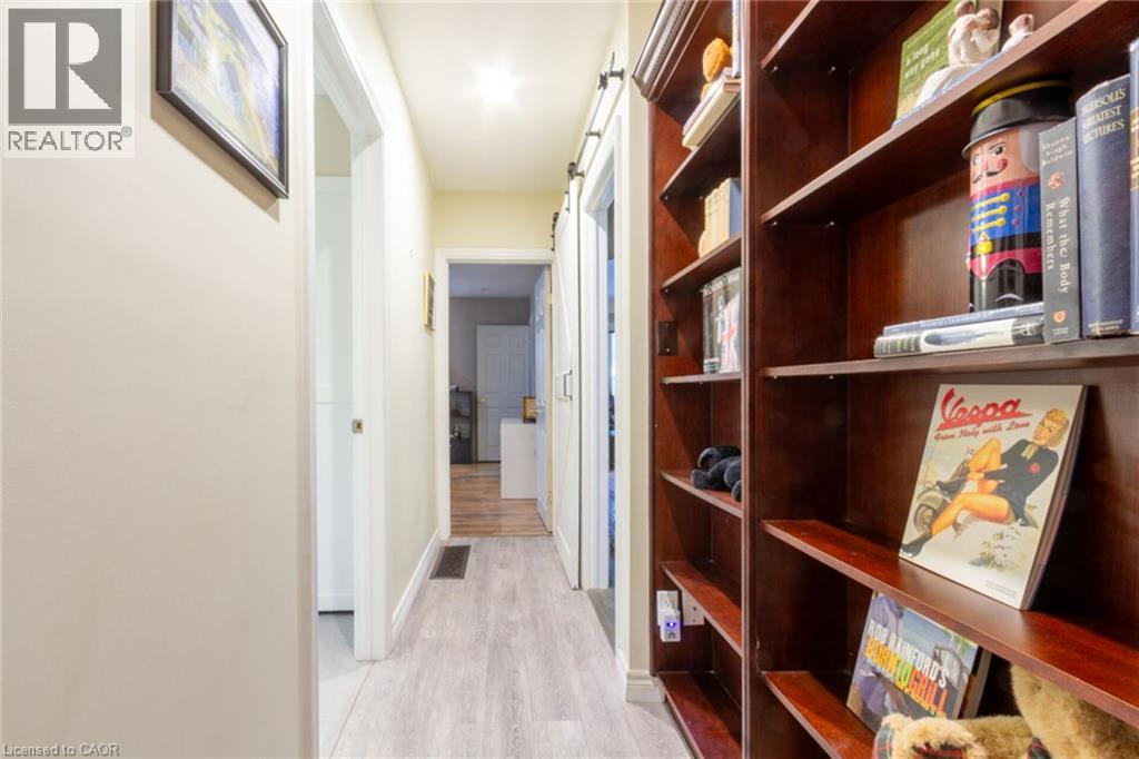 899 HAZEL Street, Burlington, Ontario, L7R3X1 — Photo 9