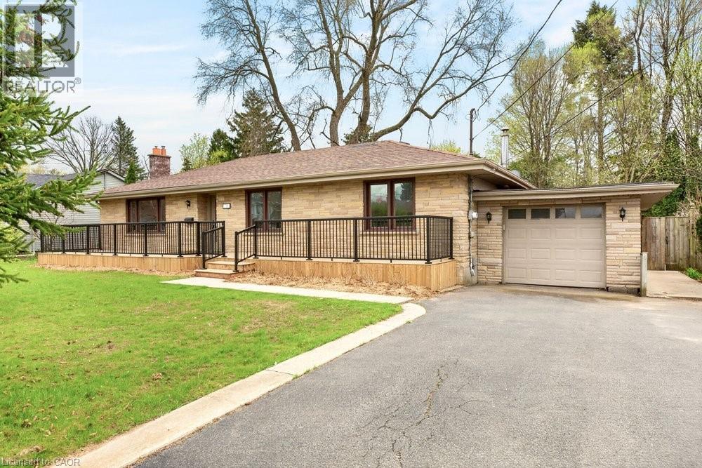 18 GARDEN Avenue, Ancaster, Ontario, L9G2J5 — Photo 2