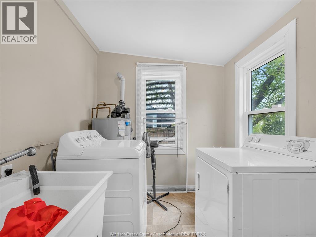3422 BARRYMORE, Windsor, Ontario, N9C1V1 — Photo 17