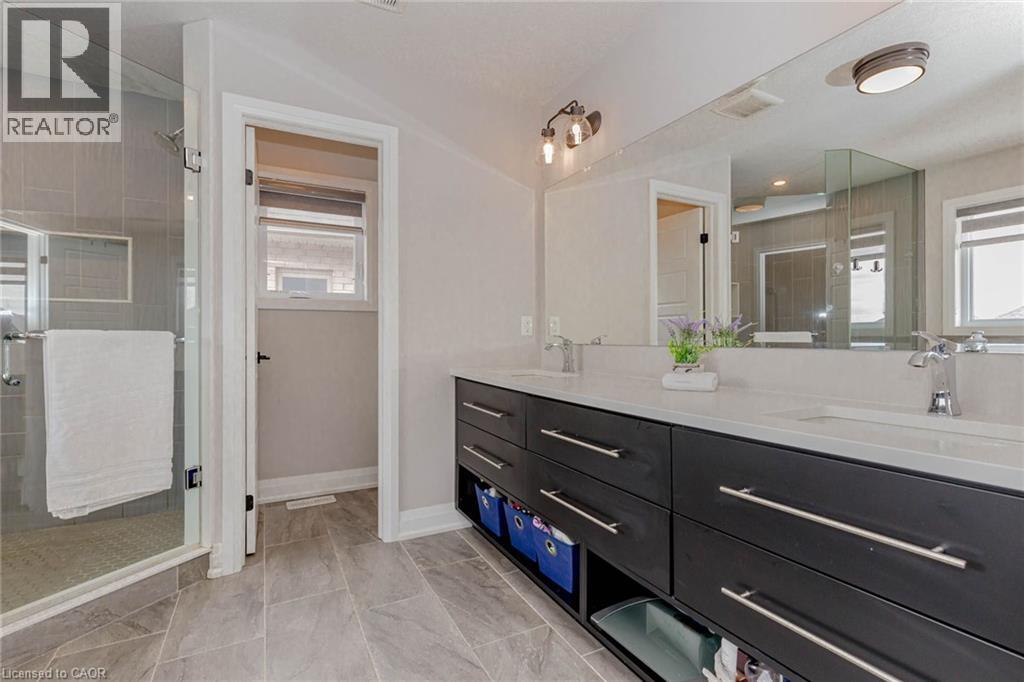 130 PONDCLIFFE Drive, Kitchener, Ontario, N2R0M4 — Photo 33