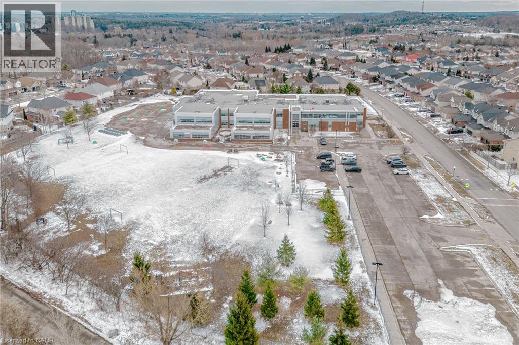 130 PONDCLIFFE Drive, Kitchener, Ontario, N2R0M4 — Photo 48