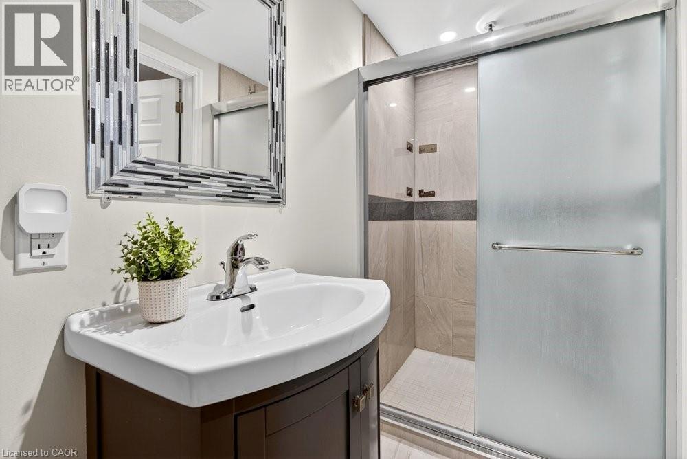 2233 MELISSA Crescent, Burlington, Ontario, L7P3T4 — Photo 10