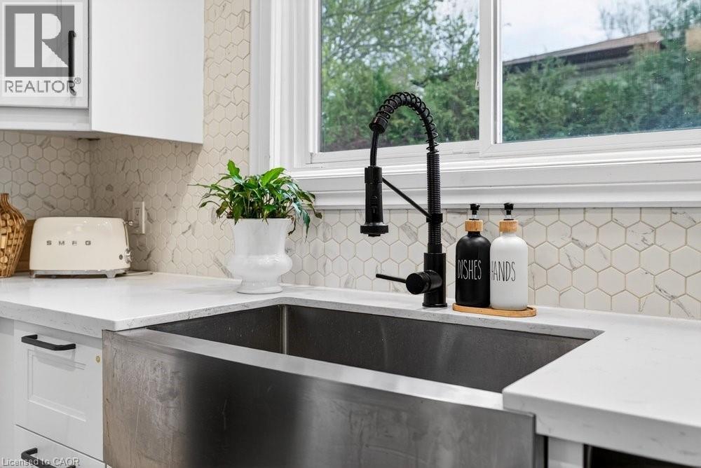 2233 MELISSA Crescent, Burlington, Ontario, L7P3T4 — Photo 23