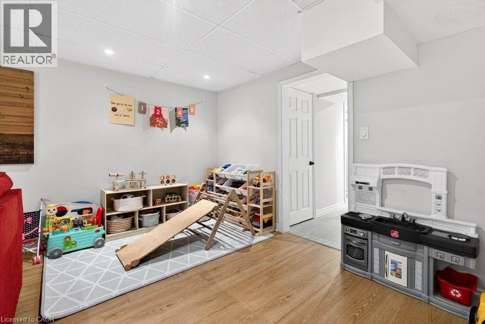 2233 MELISSA Crescent, Burlington, Ontario, L7P3T4 — Photo 9