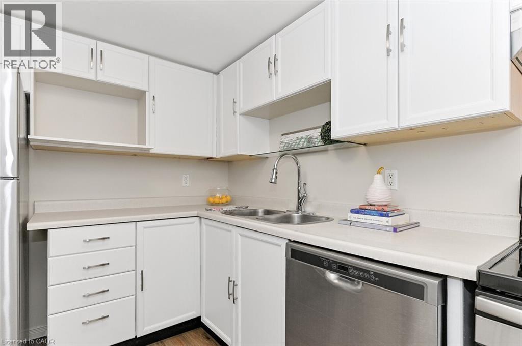 895 MAPLE Avenue Unit# 212, Burlington, Ontario, L7S2H7 — Photo 11