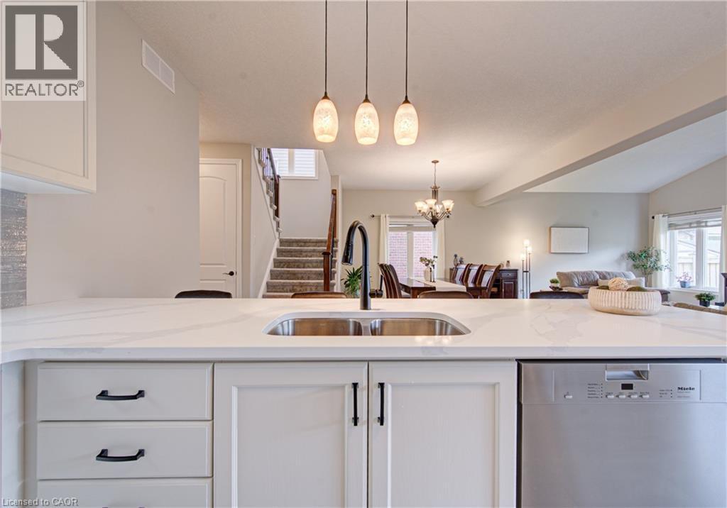 31 FREURE Drive, Cambridge, Ontario, N1S0A2 — Photo 11