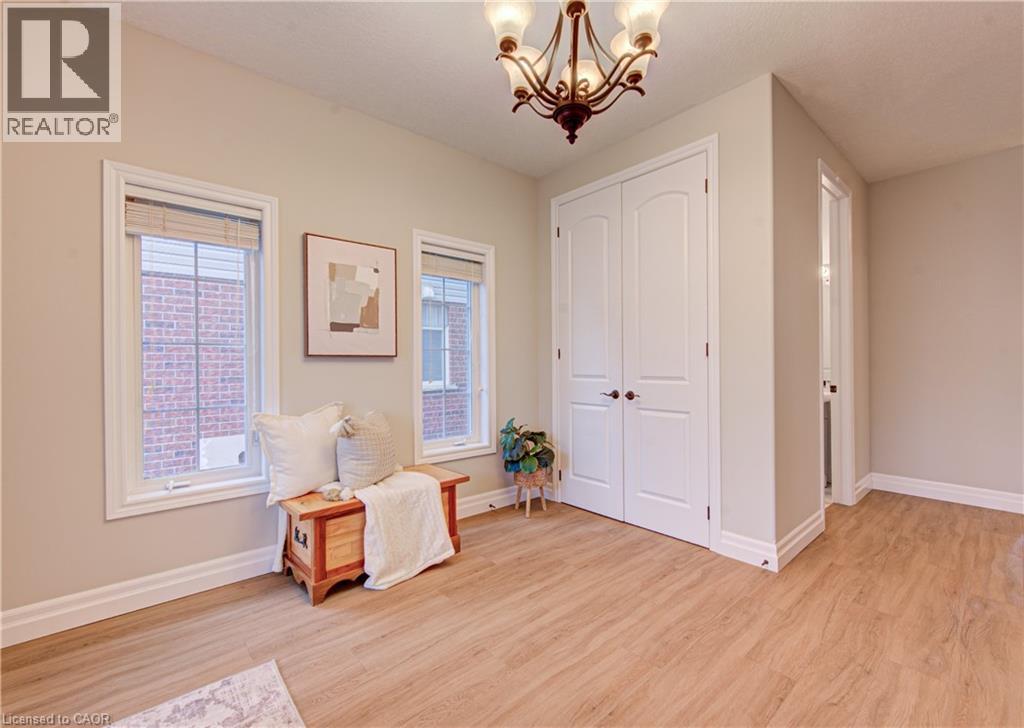 31 FREURE Drive, Cambridge, Ontario, N1S0A2 — Photo 4
