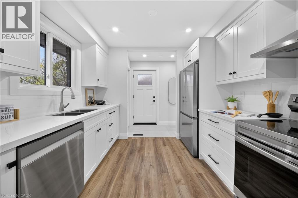 201 RIDGE Street, Hamilton, Ontario, L9A2X6 — Photo 4