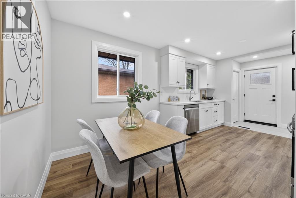 201 RIDGE Street, Hamilton, Ontario, L9A2X6 — Photo 8