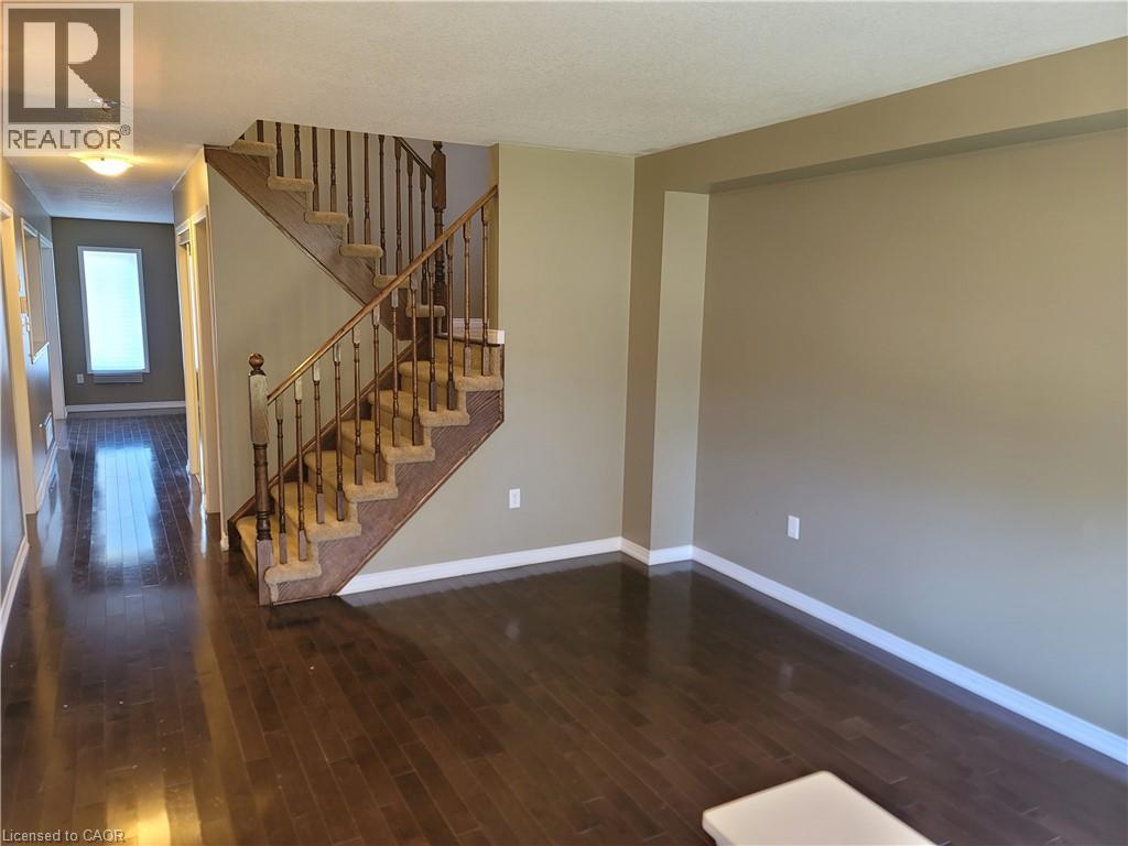 48 WARNER Lane, Brantford, Ontario, N3T0E7 — Photo 2