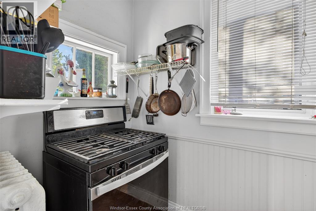 911 Victoria AVENUE, Windsor, Ontario, N9A4N5 — Photo 17