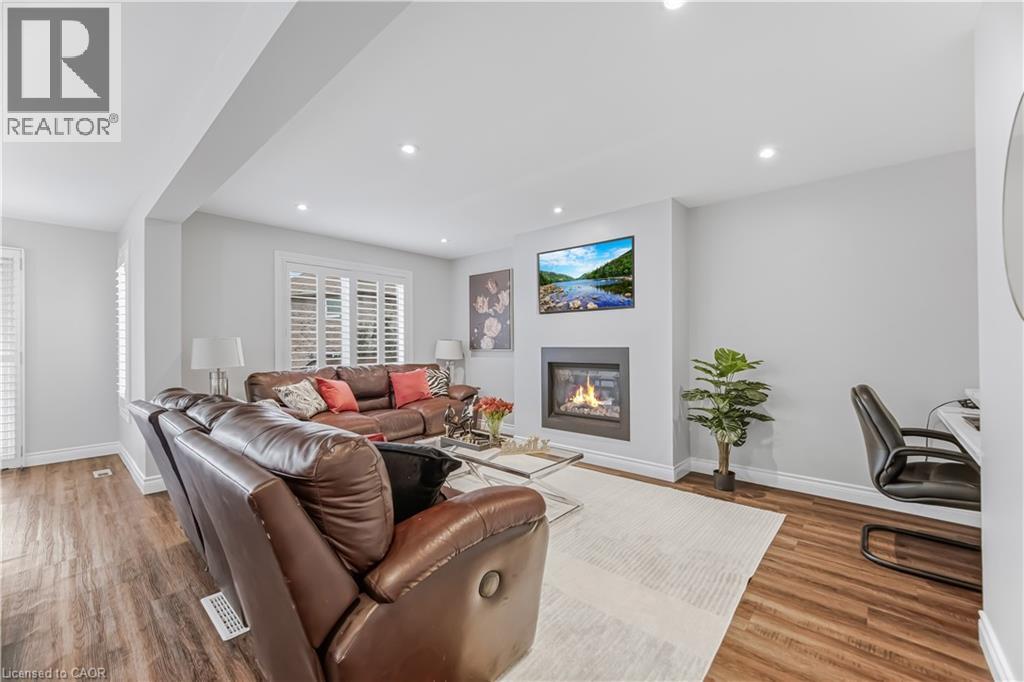 3332 TESTIMONY Square, Mississauga, Ontario, L5B3G2 — Photo 6