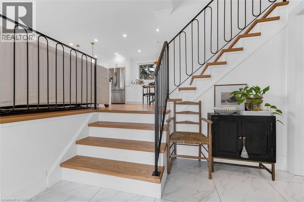 194 SOLINGATE Drive, Oakville, Ontario, L6L3T1 — Photo 5