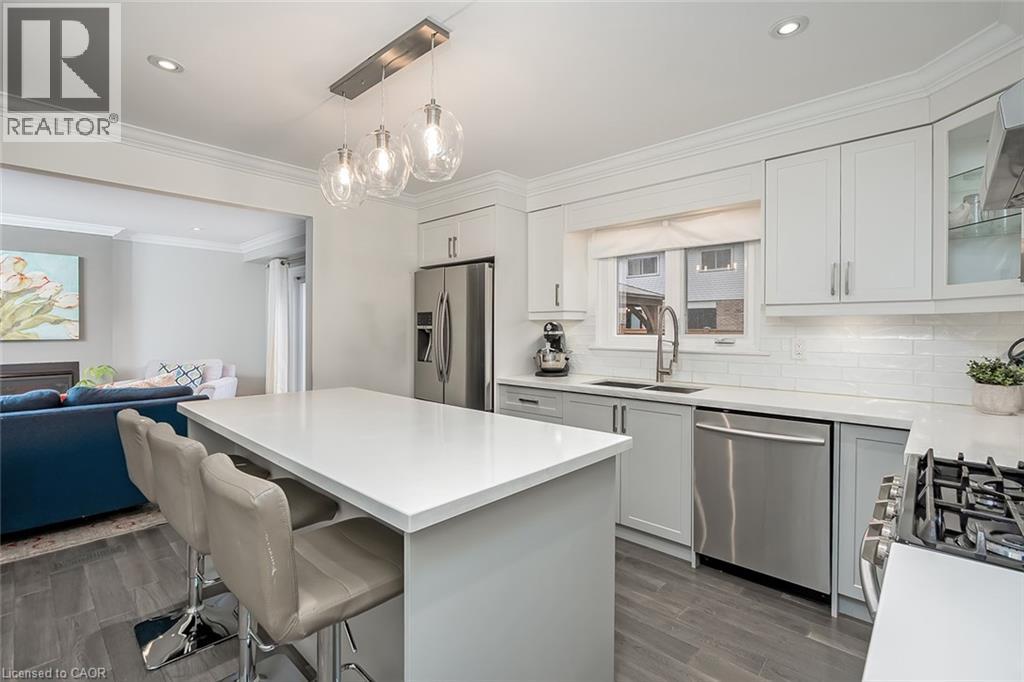 2475 CAVENDISH Drive, Burlington, Ontario, L7P4A5 — Photo 12