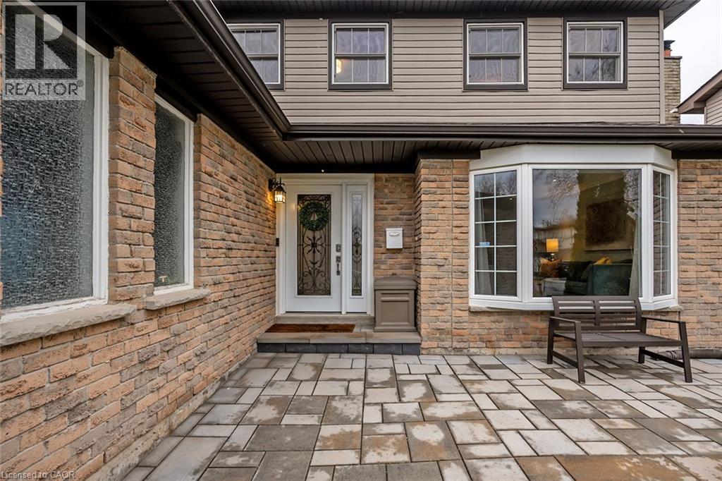 2475 CAVENDISH Drive, Burlington, Ontario, L7P4A5 — Photo 3