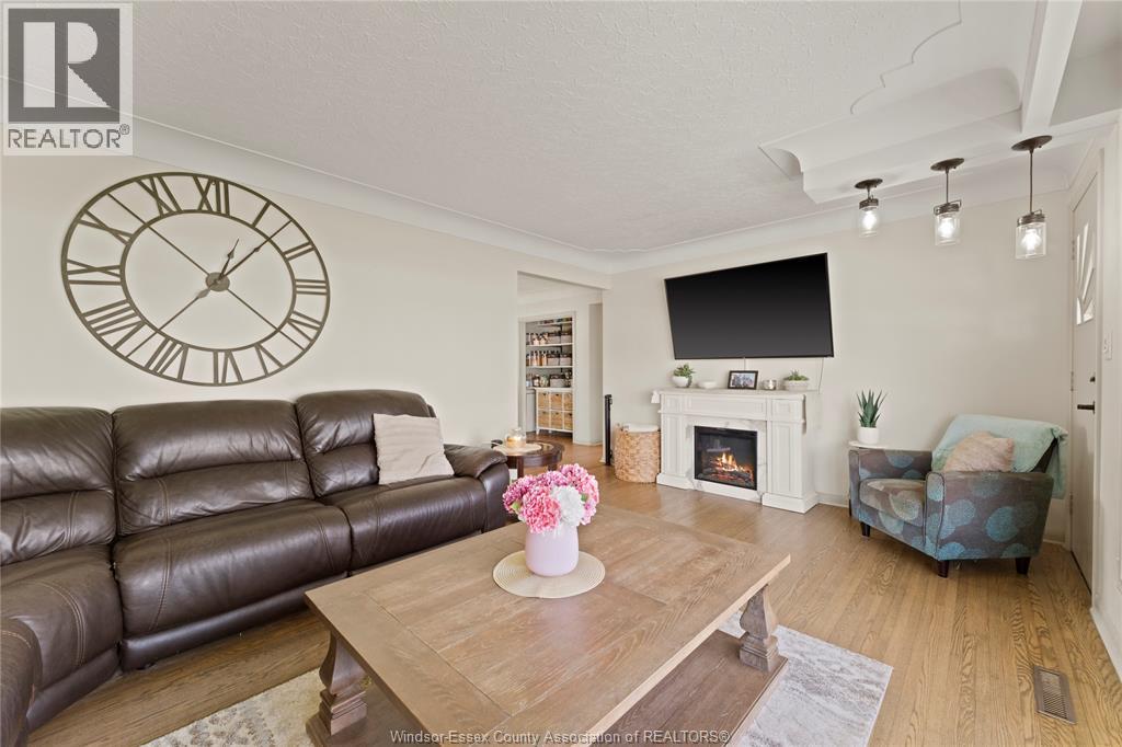 418 TALBOT ROAD East, Leamington, Ontario, N8H3V6 — Photo 5
