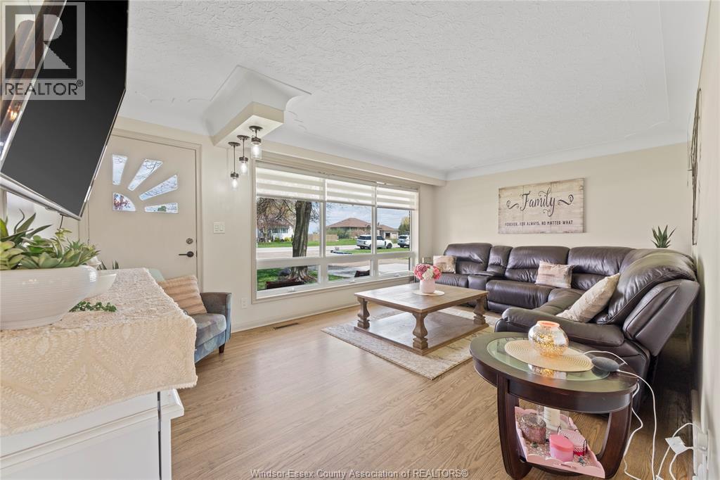 418 TALBOT ROAD East, Leamington, Ontario, N8H3V6 — Photo 6