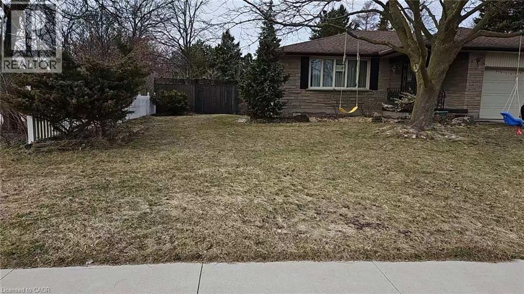 711 CEDAR BEND Drive, Waterloo, Ontario, N2V2R2 — Photo 2