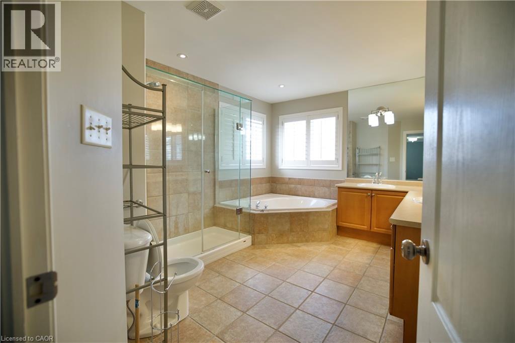 711 CEDAR BEND Drive, Waterloo, Ontario, N2V2R2 — Photo 21
