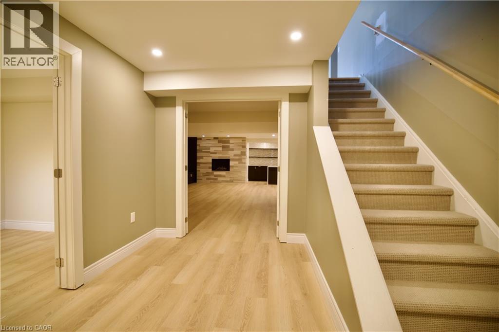 711 CEDAR BEND Drive, Waterloo, Ontario, N2V2R2 — Photo 28