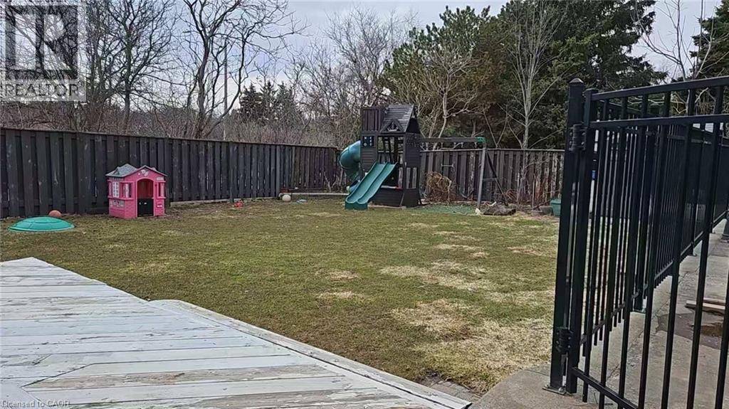 711 CEDAR BEND Drive, Waterloo, Ontario, N2V2R2 — Photo 3
