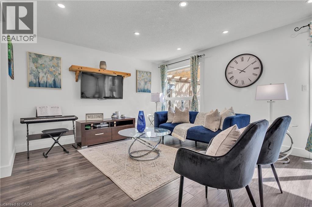 425 ERINBROOK Drive, Kitchener, Ontario, N2E3S4 — Photo 10