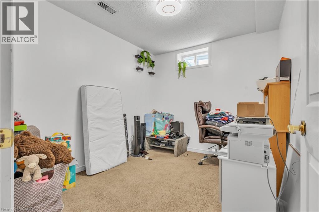 425 ERINBROOK Drive, Kitchener, Ontario, N2E3S4 — Photo 38