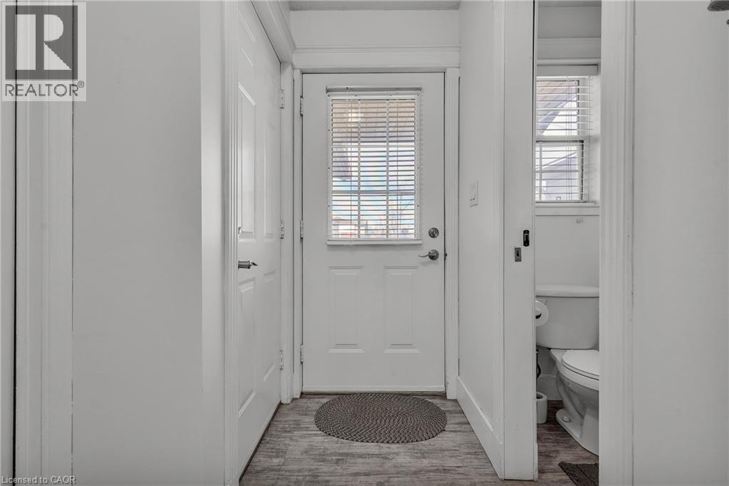 425 ERINBROOK Drive, Kitchener, Ontario, N2E3S4 — Photo 5