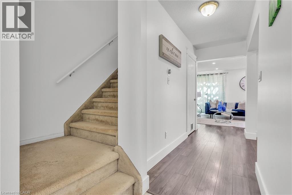 425 ERINBROOK Drive, Kitchener, Ontario, N2E3S4 — Photo 8