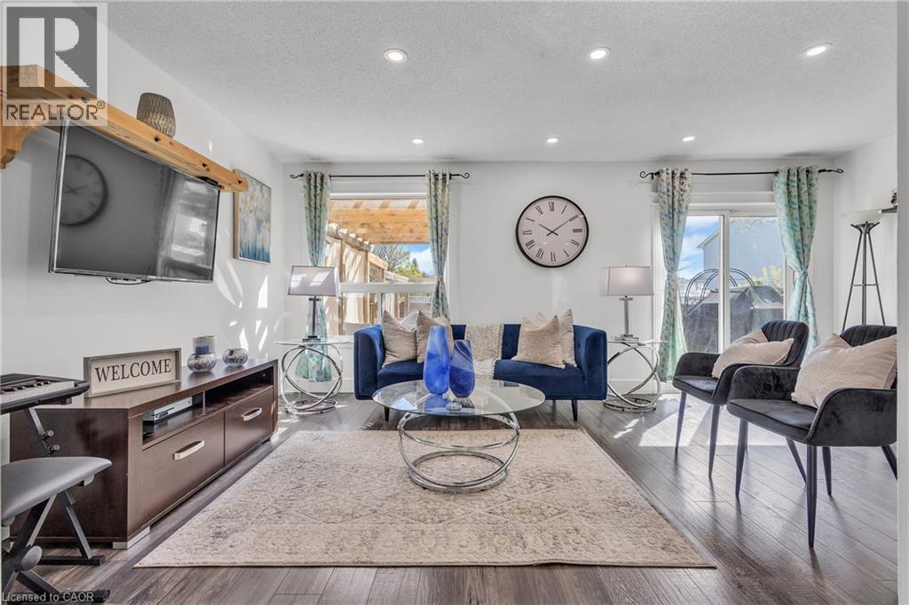 425 ERINBROOK Drive, Kitchener, Ontario, N2E3S4 — Photo 9