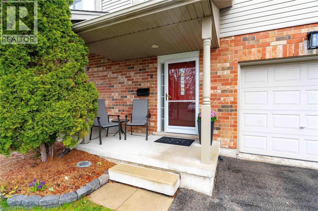 30 BRYAN Court Unit# 4, Kitchener, Ontario, N2A4J5 — Photo 2