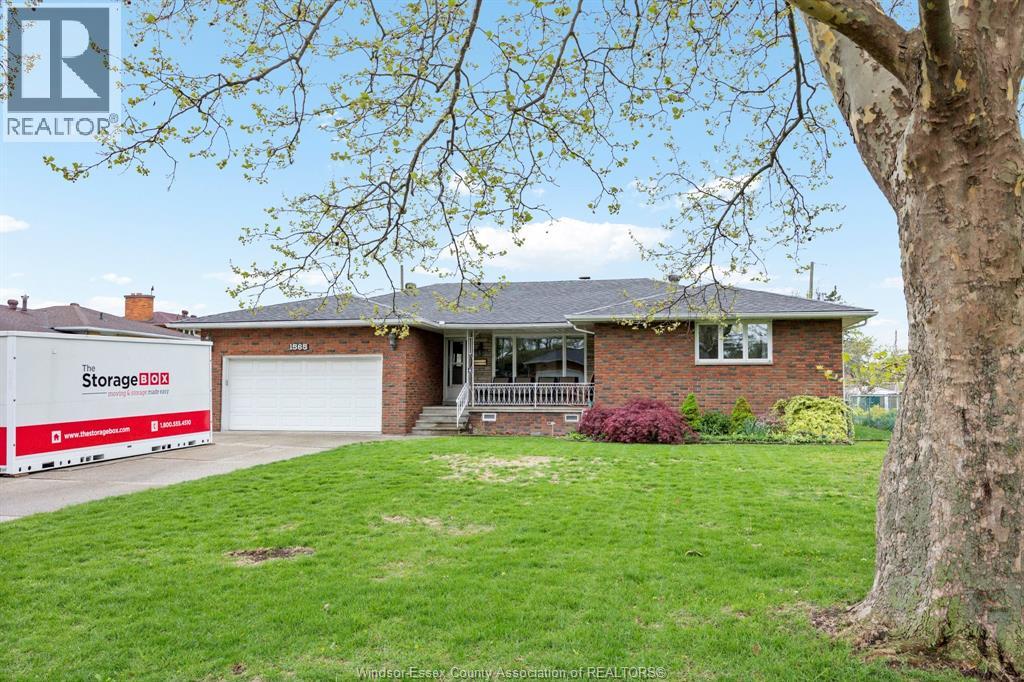 1565 ROXBOROUGH, Windsor, Ontario, N9B3H2 — Photo 2
