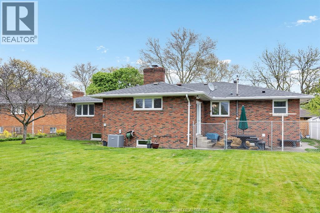 1565 ROXBOROUGH, Windsor, Ontario, N9B3H2 — Photo 29