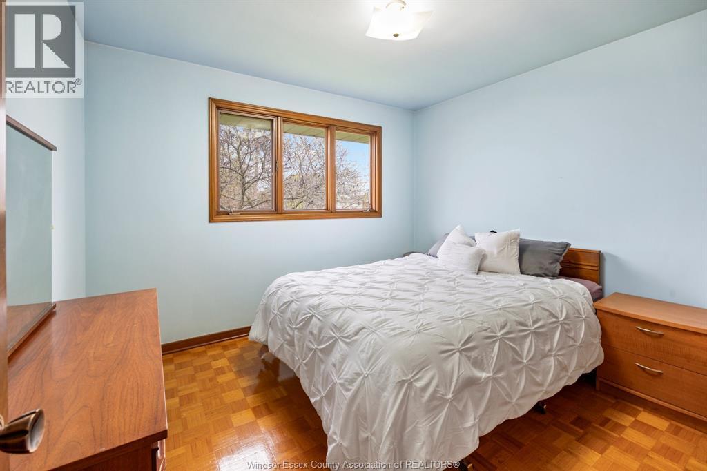 1565 ROXBOROUGH, Windsor, Ontario, N9B3H2 — Photo 6