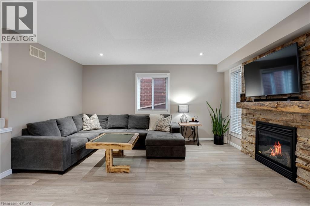 99 UDVARI Crescent, Kitchener, Ontario, N2N0A2 — Photo 14