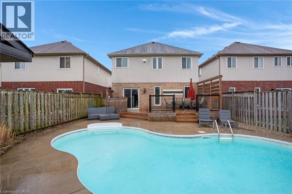 99 UDVARI Crescent, Kitchener, Ontario, N2N0A2 — Photo 3